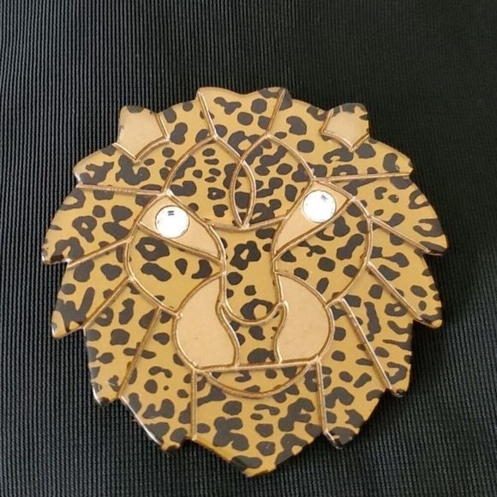 Vintage 80s Gold plastic Leopard pin